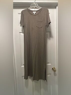 Jessica Simpson Olive Green Short Sleeve Midi T-Shirt Dress
